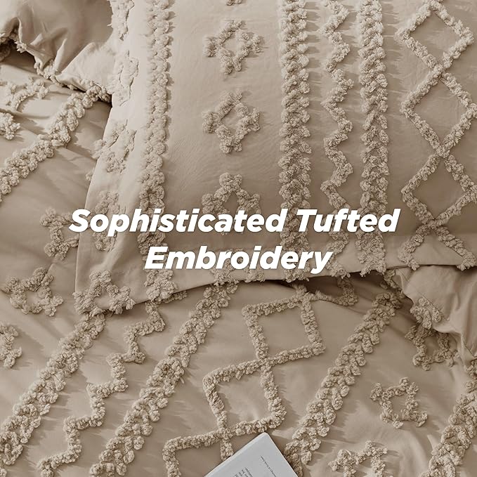 Bedsure Tufted Boho Comforter Set Full Size - Khaki Boho Bed Set, GentleSoft™ 3 Pieces Farmhouse Shabby Chic Embroidery Bedding, Gifts for Woman, Soft Jacquard Full Comforter for All Seasons