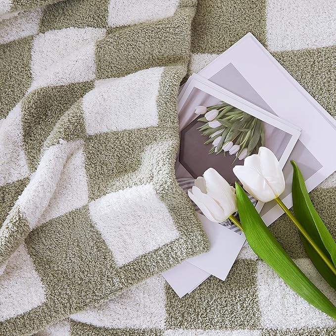 WRENSONGE Checkered Throw Blanket, Sage Green Soft Cozy Fluffy Hand Made Throw Blankets for Couch, Sofa, Chair, Bed, Camping, Picnic, Travel Lightweight Bed Blankets for Women Mothers Birthday Gifts