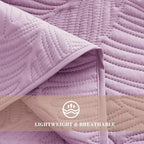 Exclusivo Mezcla California King Quilt Bedding Set, Lightweight Lilac Quilts Cal Oversized King Size for All Seasons, Soft Microfiber Bedspreads Coverlets with Leaf Pattern, 3 Piece