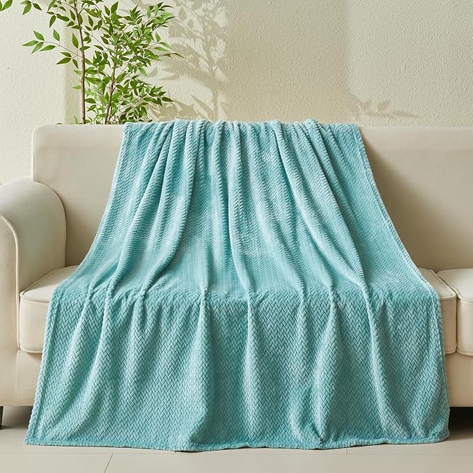 NEWCOSPLAY Super Soft Queen Blanket Mint Green Premium Silky Flannel Fleece Leaves Pattern Lightweight Bed Blanket All Season Use (Mint Green, Queen(90"x90"))