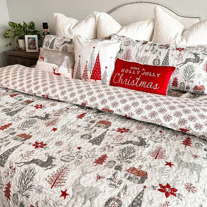 Southshore Fine Living, Inc. Holly Jolly Christmas Quilt Comforter, Holiday Bedding Set 2-Piece Oversized Christmas Bedding Quilt Set with Quilted Shams, Twin/Twin XL