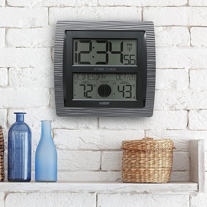 La Crosse Technology BBB86118-INT Curved Atomic Digital Clock with Moon Phase & Temperature