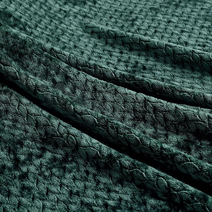 Oversized King Fleece Blanket 120x120 Inches, Seamless Soft Cozy 3D Jacquard Flannel Blanket 10'x10' Extra Large for Bed, Sofa, Couch, Travel & Camping, California King Throw, Forest Green Leaf