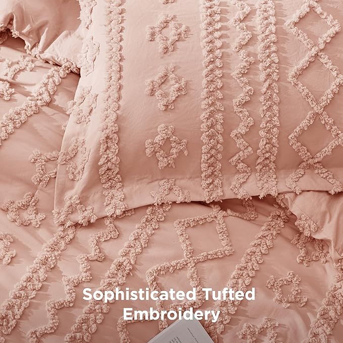 Bedsure Tufted Boho Comforter Set Queen Size - Light Pink Boho Bed Set, GentleSoft™ 3 Pieces Farmhouse Shabby Chic Embroidery Bedding, Gifts for Woman, Soft Jacquard Queen Comforter for All Seasons