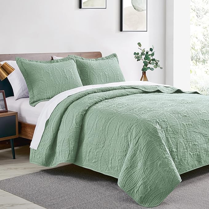 Love's cabin Quilts for Queen Bed Sage Bedspreads - Soft Bed Summer Lightweight Bedspread Comforter - Modern Style Coin Pattern Coverlet for All Season - 3 Pieces (1 Quilt, 2 Pillow Shams)