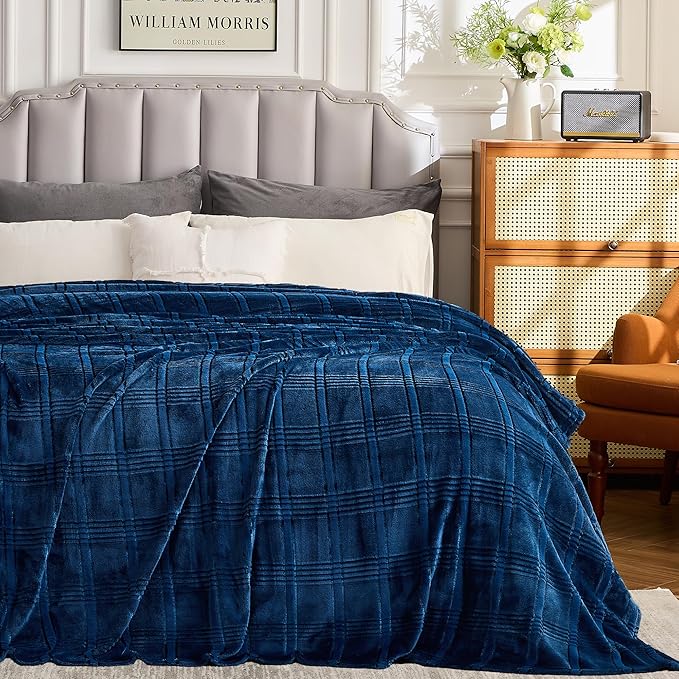 Oversized King Fleece Blanket 120x120 Inches, Seamless Soft Cozy 3D Jacquard Flannel Blanket 10'x10' Extra Large for Bed, Sofa, Couch, Travel & Camping, California King Throw, Blue
