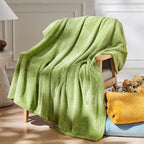 NEWCOSPLAY Super Soft Twin Blanket Green Premium Silky Flannel Fleece Leaves Pattern Lightweight Bed Blanket All Season Use (Green, Twin(60"x80"))