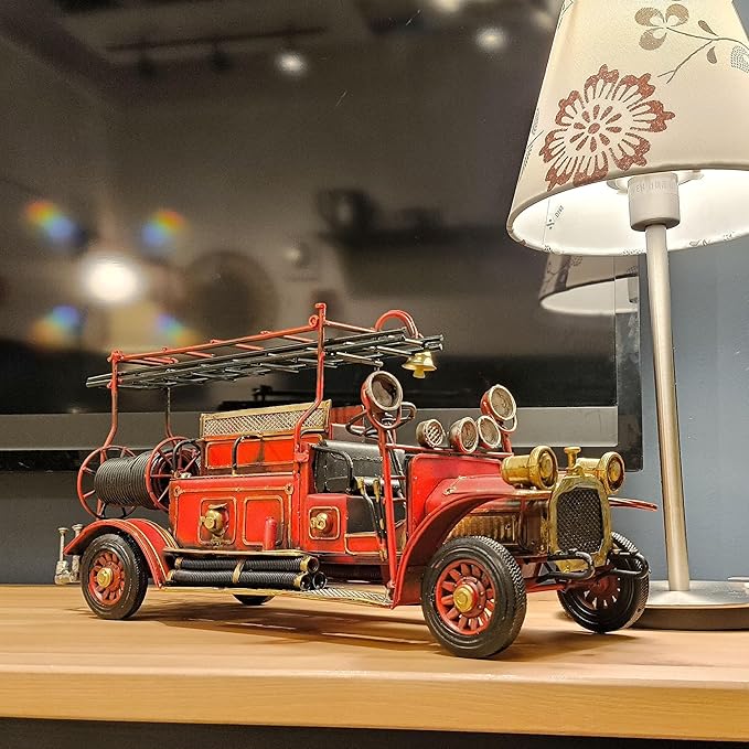 Large Antique Fire Engine Vintage Fire Truck Model Diecast Metal Truck Model Ornaments for Desktop Bar Home Shelf Decor Collectible Decorative Statue Firefighting Heroes Handcraft Firemen Gift