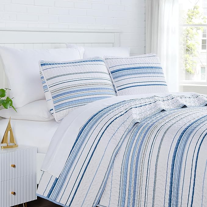 Southshore Fine Living, Inc. Oversized King Quilt Set, All Season Striped Blue Bedspread Set, 3-Piece Coastal Bedding, California/King Coverlet Sets with Shams, Soft Microfiber Quilt, Blue Stripes