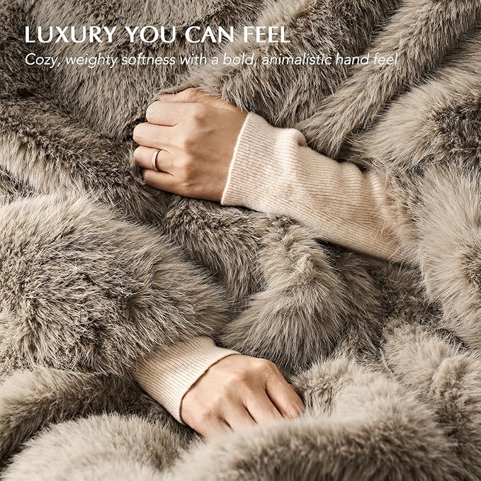EVERGRACEHOME Luxury Faux Fur Throw Blanket, Soft Fluffy Faux Mink Blankets for Bed, Couch, Sofa, Thick Cozy Plush Warm Fur Throws with Reversible Velvet, Natural Mink, 50"x60"