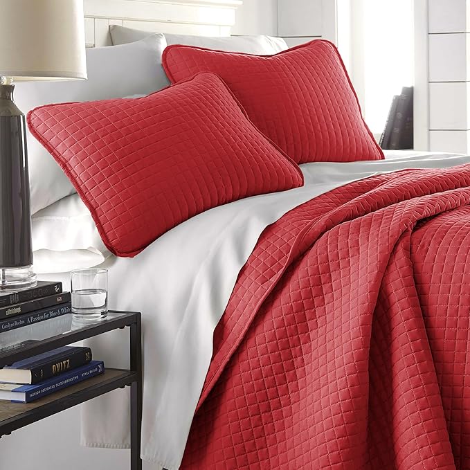 Southshore Fine Living, Inc. Red Quilt King Size Set with 2 Pillow Shams, Soft Microfiber Bedspread, Stain & Pet Hair Resistant Bedding, Cal/King Quilt Set with 2 Pillow Shams, Chili Pepper Red
