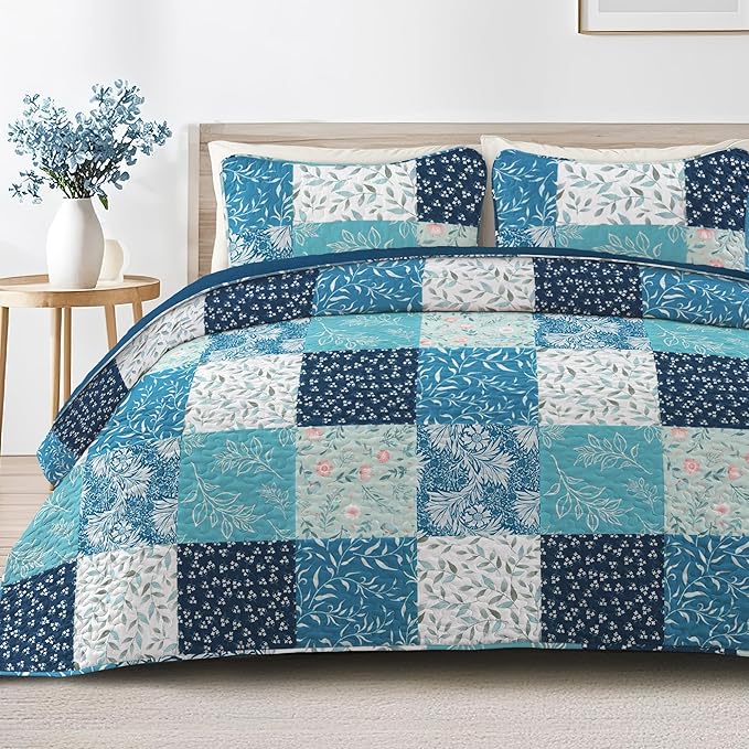 Exclusivo Mezcla Reversible Boho Quilts King Size, Navy Blue Bedspreads Lightweight Coverlet All Season Patchwork Quilt Bedding Set with Printed Floral Pattern (1 Quilt, 2 Pillow Shams)
