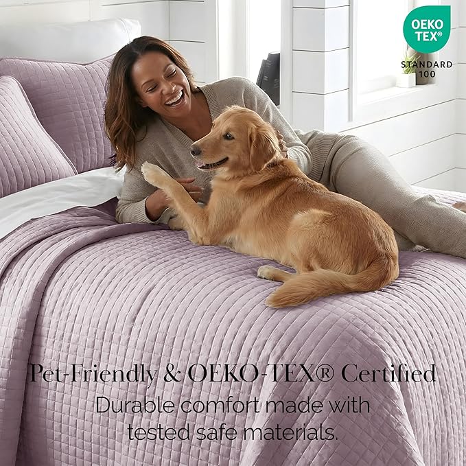 Southshore Fine Living, Inc. Oversized King Quilt Set, Lavender Quilt Bedspread King/California with 2 Matching Pillow Shams, Machine Washable Bedding, Soft & Cozy Coverlet, Lavender
