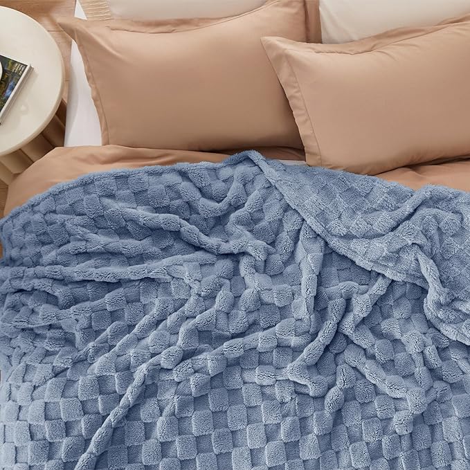 Bedsure GentleSoft Full Size Blankets for Bed Ashley Blue - Super Soft Cozy Fleece Blanket for Women Men Girls, Large Fuzzy Throws for Bedroom Decor, 84x90 Inches