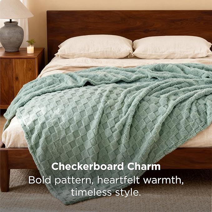 Bedsure GentleSoft King Size Blanket for Bed - Super Soft Cozy Blankets for Women Men Girls, Large Fuzzy Fleece Throw for Bedroom Decor, Sage Green,108x90 Inches