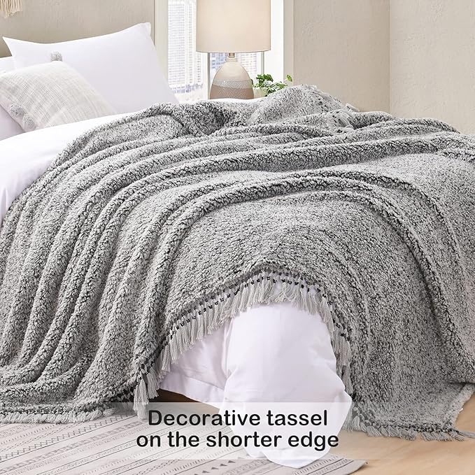Ultra Soft Fleece Sherpa Blanket King Size,Lightweight Cozy Boho Bed Blanket with Decorative Tassel, Pattern Reversible, 2 Tones Ombre Black,104”x90”