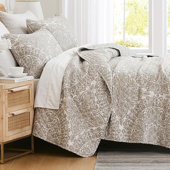 Southshore Fine Living, Inc. Ashanti Collection Oversized Queen Quilt Bedding Set, Prewash Fabric, Soft Coverlet 3-Piece with Two Matching Pillow Shams (98 in Wide x 98 in Long), Full/Queen, Bone